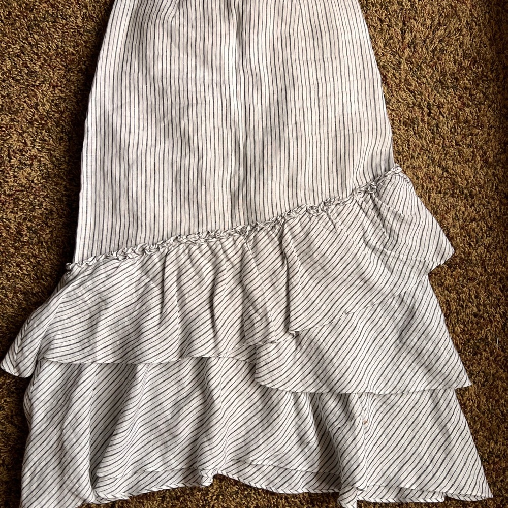 Beautiful skirt.